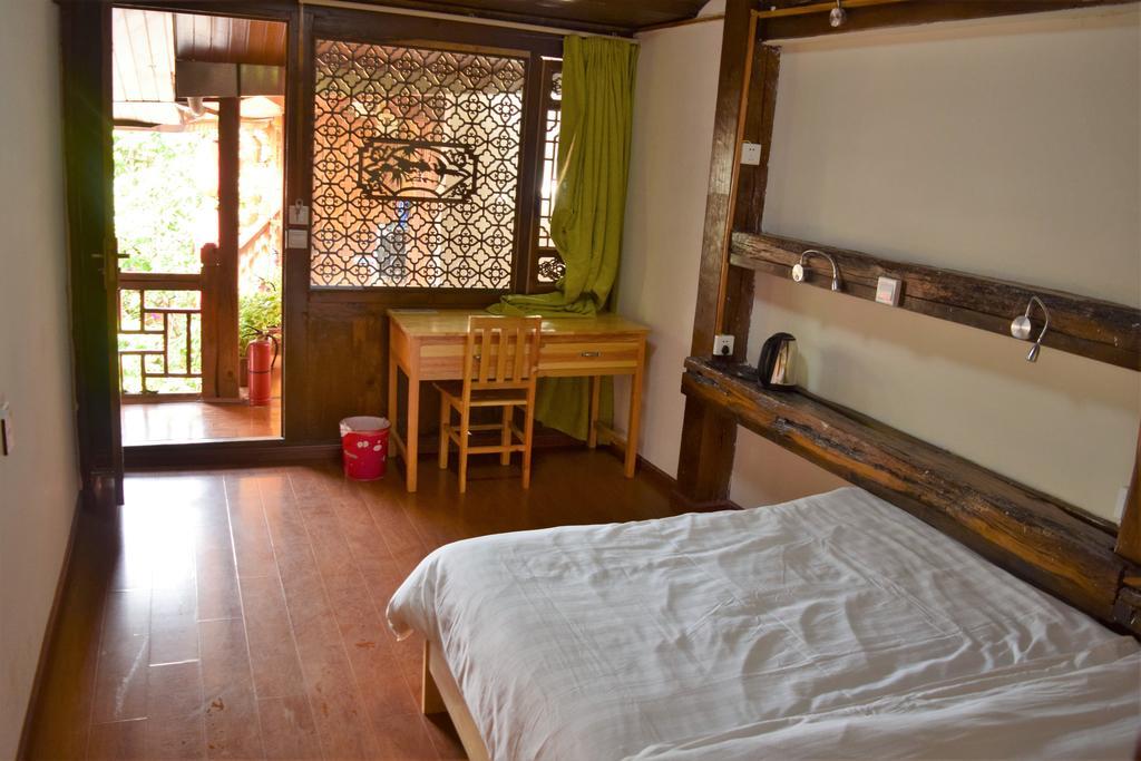 Runtong International Youth Hostel Лицзян Экстерьер фото