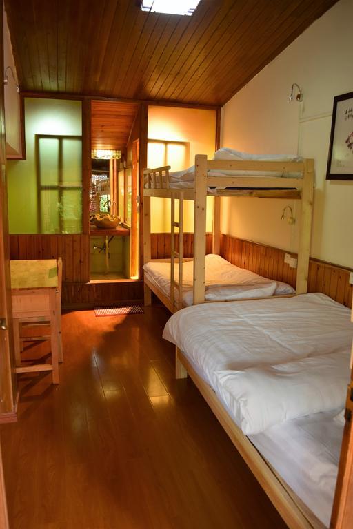 Runtong International Youth Hostel Лицзян Экстерьер фото