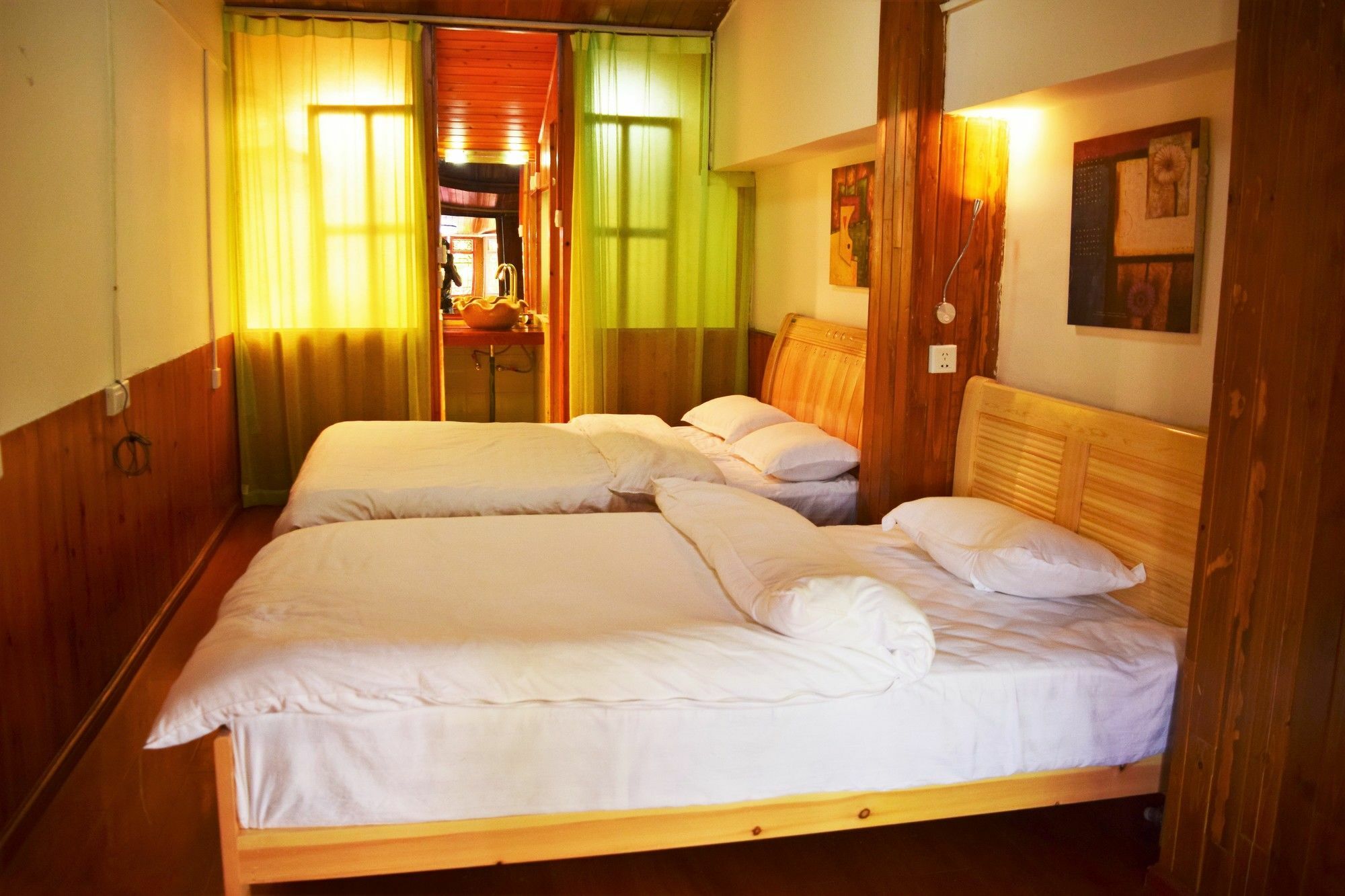 Runtong International Youth Hostel Лицзян Экстерьер фото