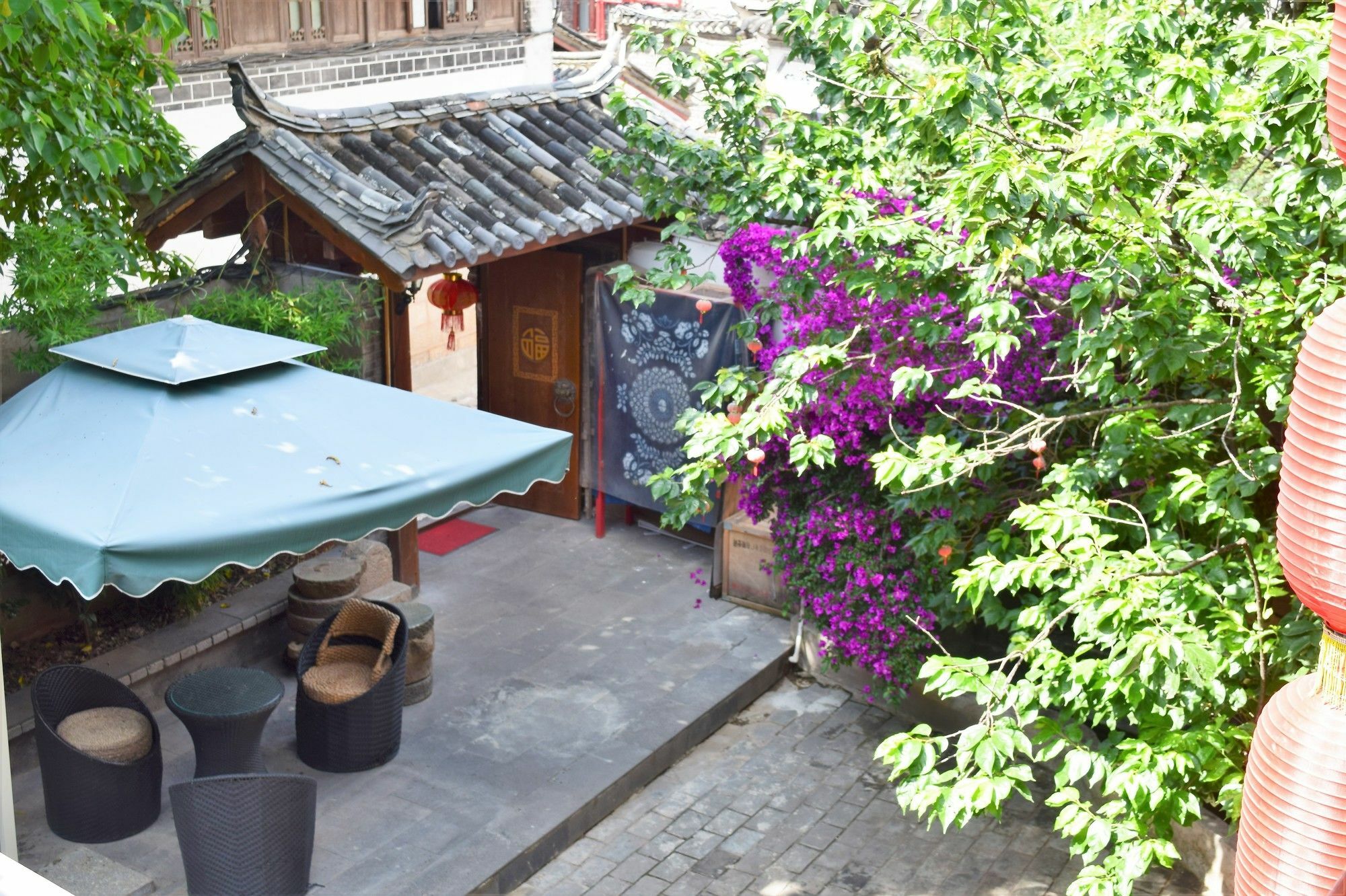 Runtong International Youth Hostel Лицзян Экстерьер фото