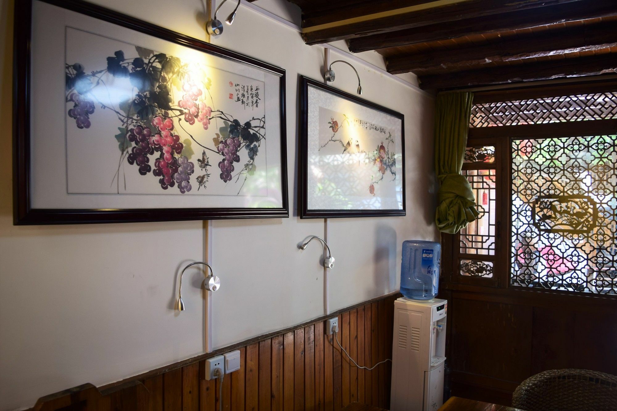 Runtong International Youth Hostel Лицзян Экстерьер фото