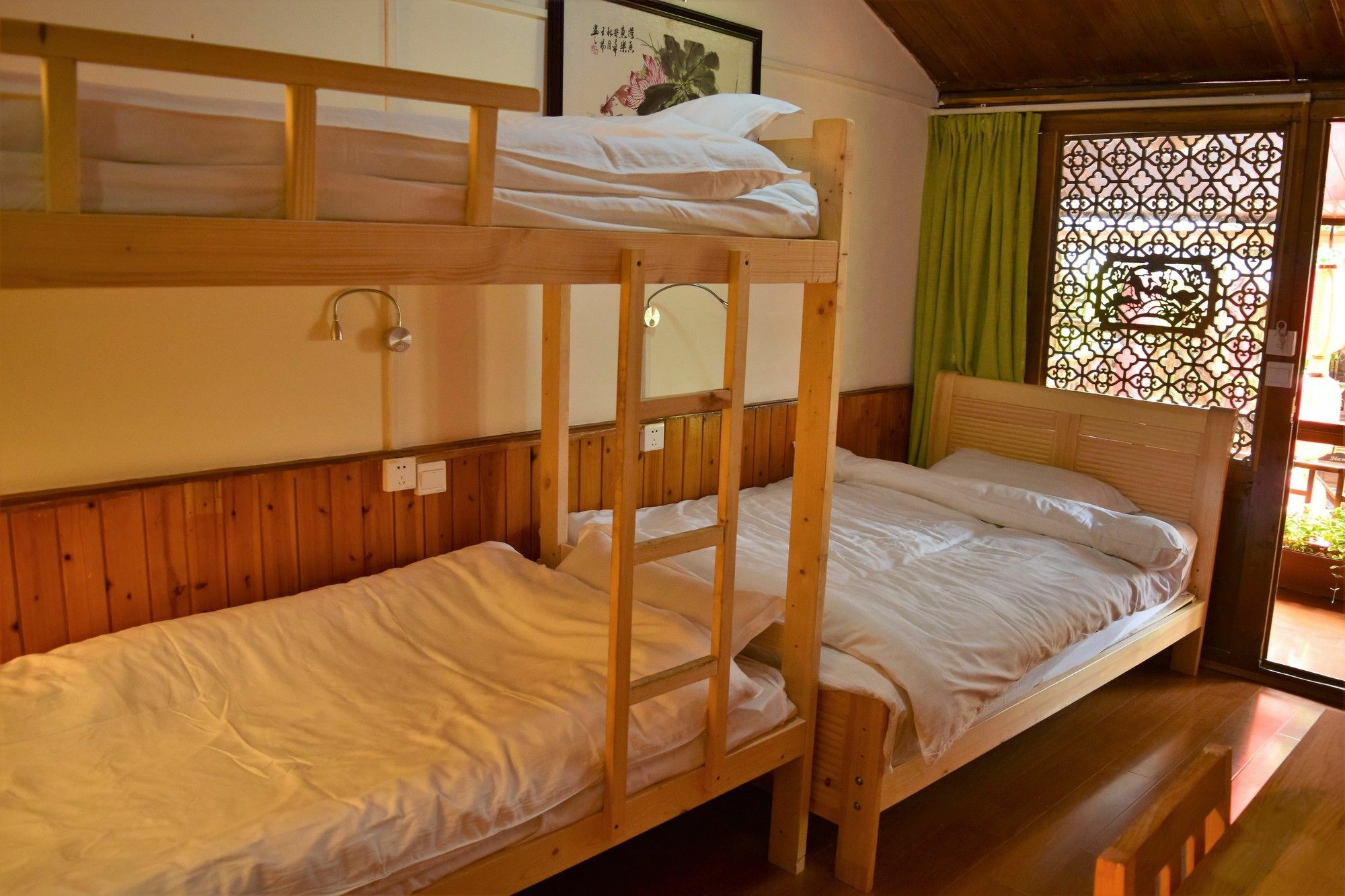 Runtong International Youth Hostel Лицзян Экстерьер фото